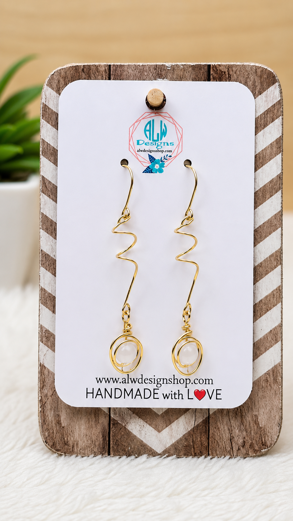 Elegant Gold Wire Swirl Drop Earrings