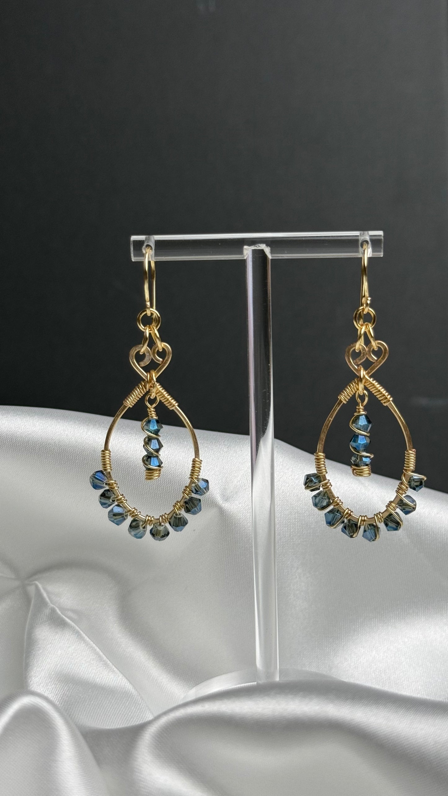 🌿 Aurelia Earrings