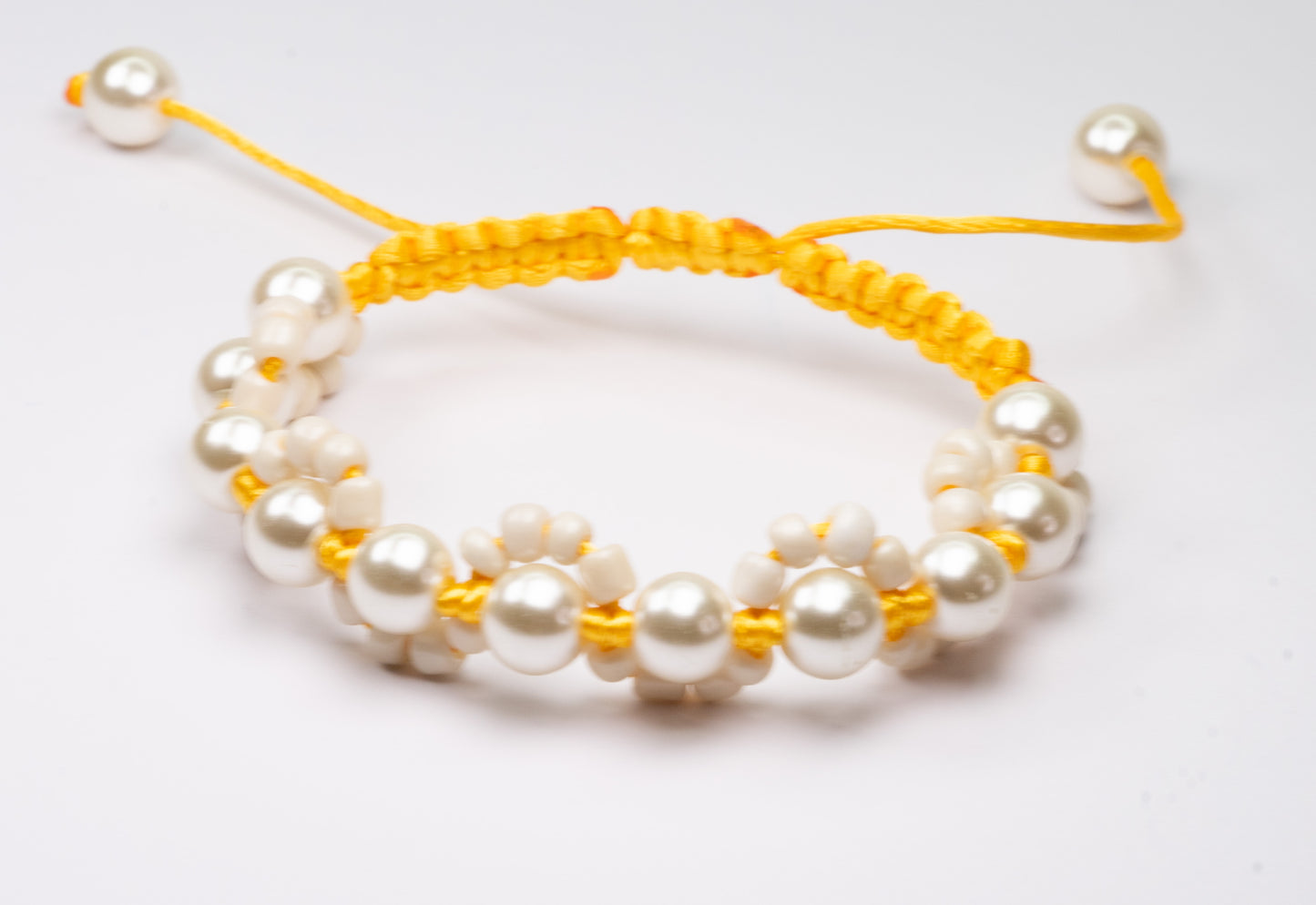 Glass pearl bracelet