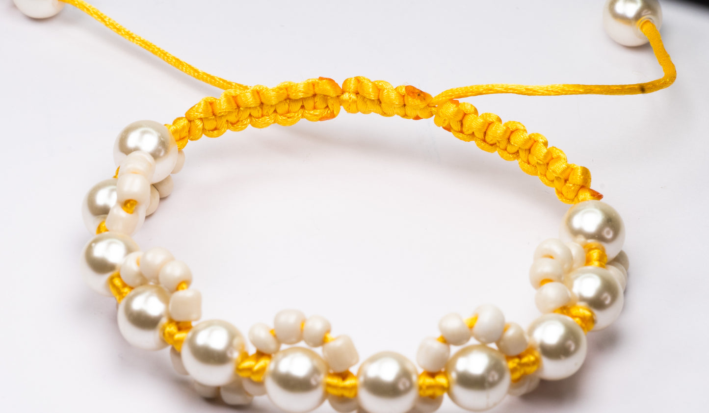 Glass pearl bracelet