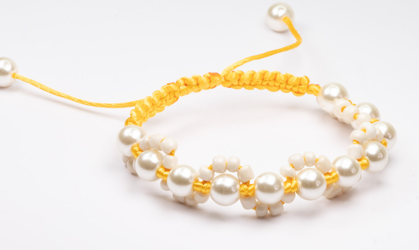 Glass pearl bracelet