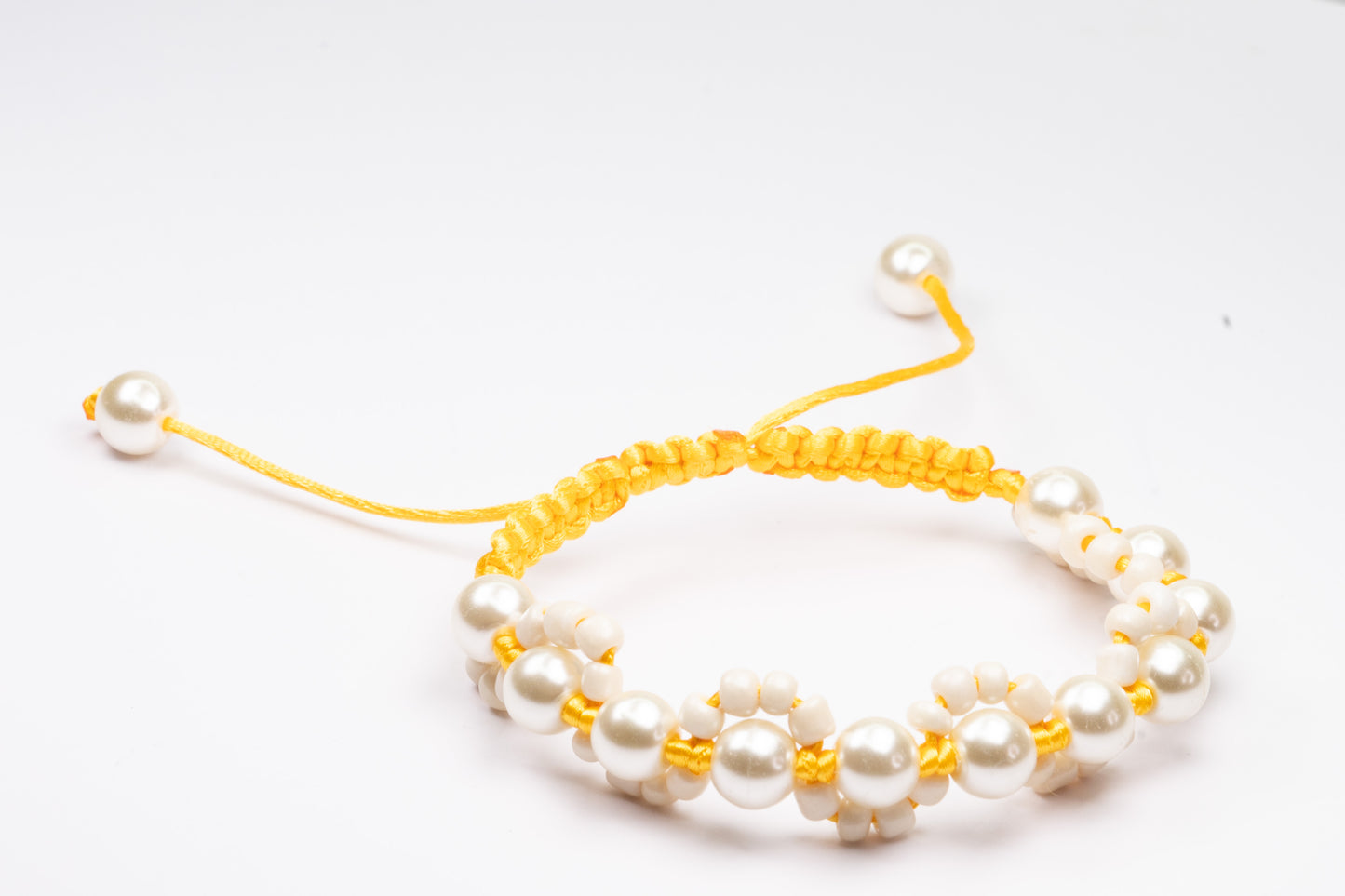 Glass pearl bracelet